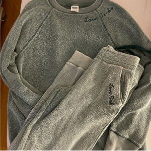 Pink VS |  Cozy Sweatshirt and Joggers Set